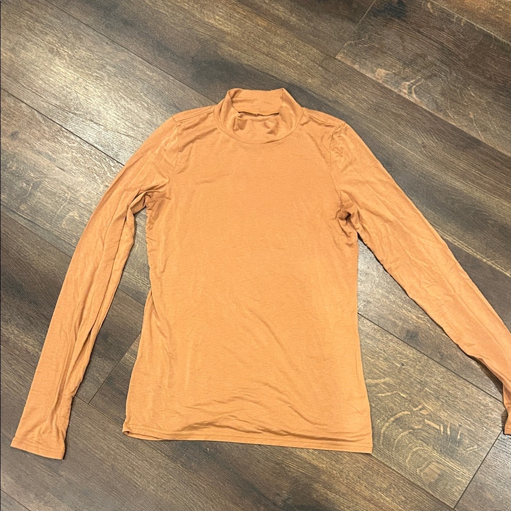 Women’s Offline by Aerie Tan/Orange Slim Fit Long-Sleeve Top